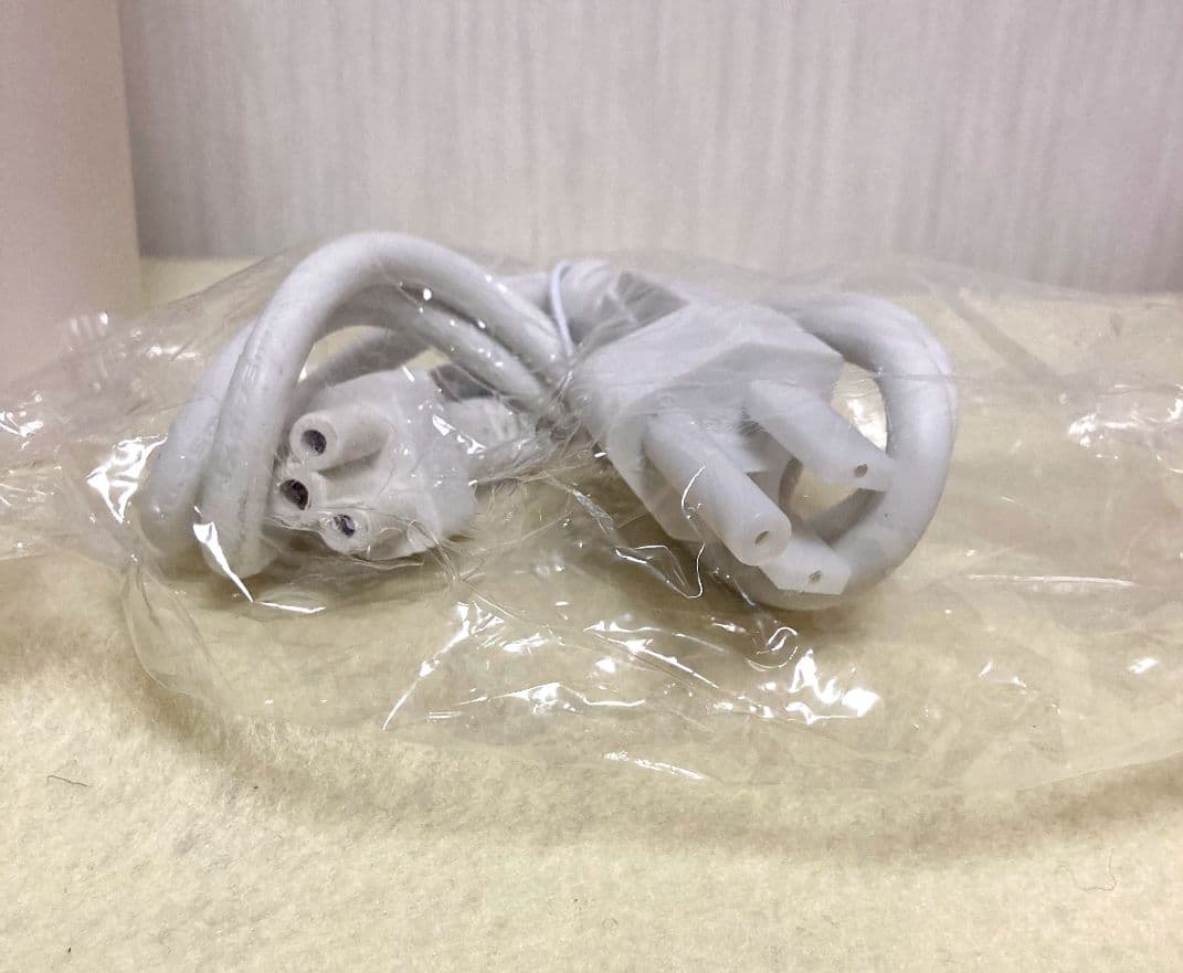 電気ケトル 携帯用 600ml 6段階温度調節 保温 空焚き防止 オフホワイト
