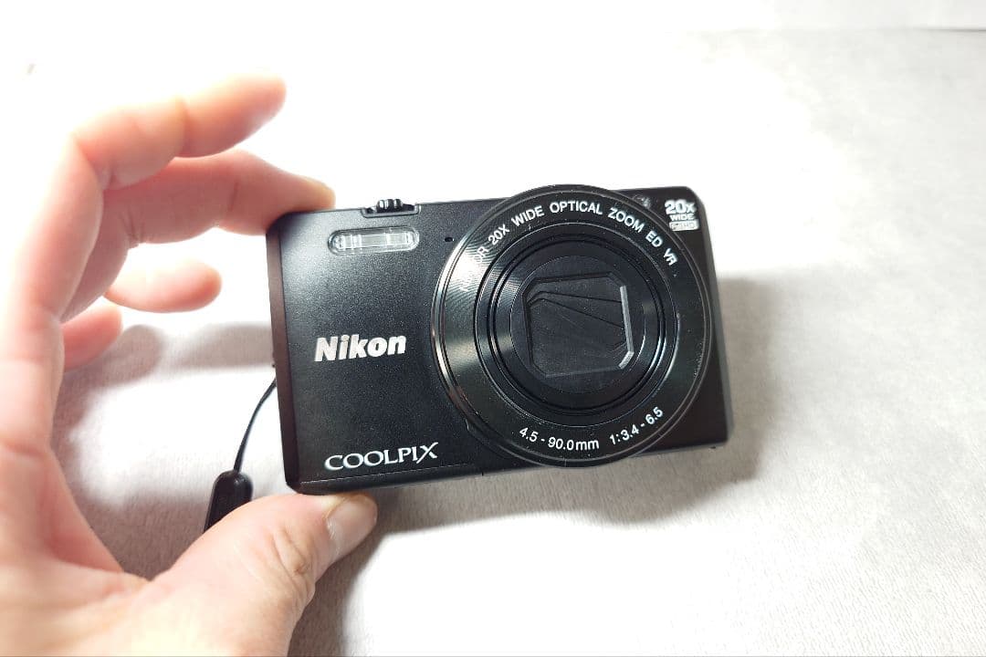 【美品】Nikon COOLPIX S7000 ブラック
