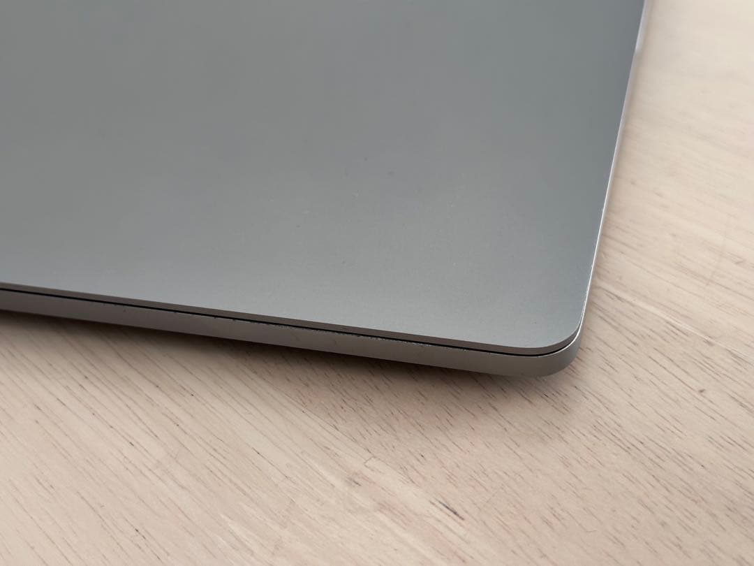 動作良品！MacBook Pro2020 Core i5•16GB •512GB