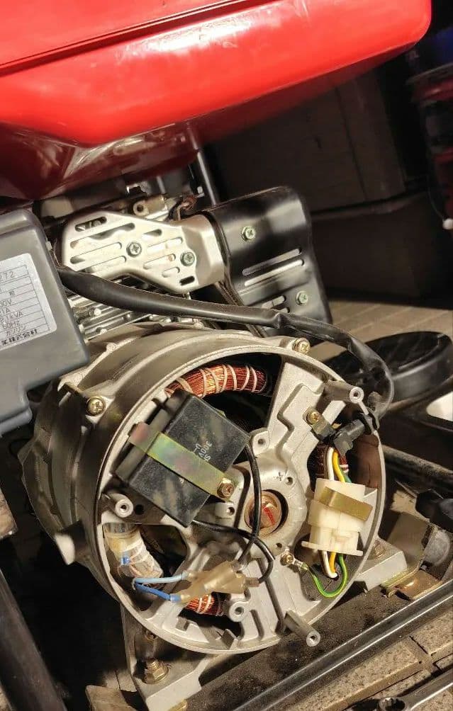 新ダイワ　EGR24 エンジン発電機　分解整備済み　実動　2400w