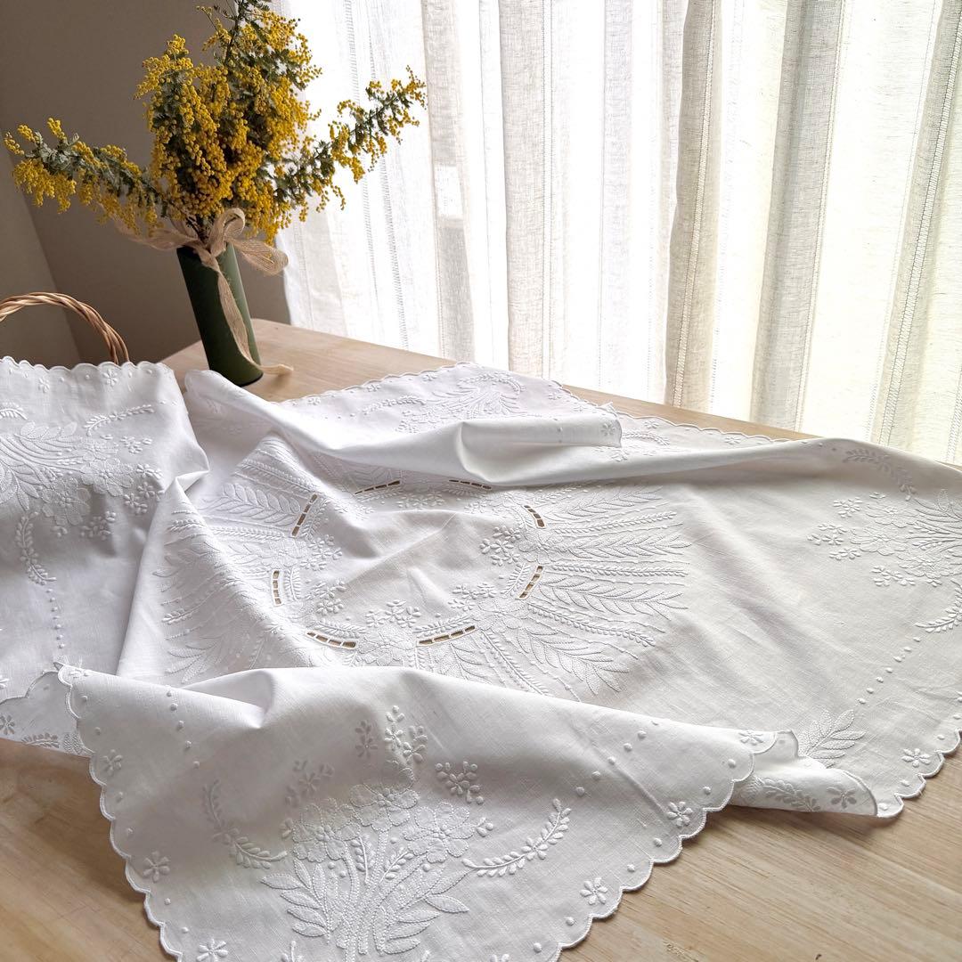 白糸手刺繍　リネン　ヴィンテージバテンレース　クロス