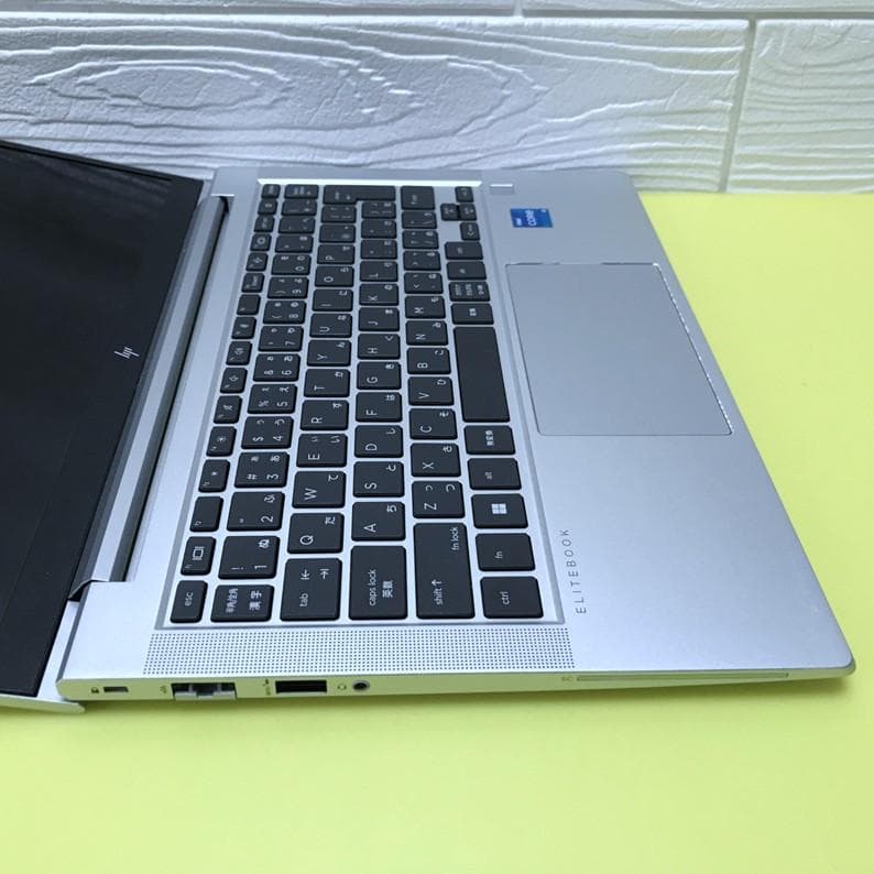 極美品》2024年製 HP 第13世代 高速NVMe256GB/16GBメモリ
