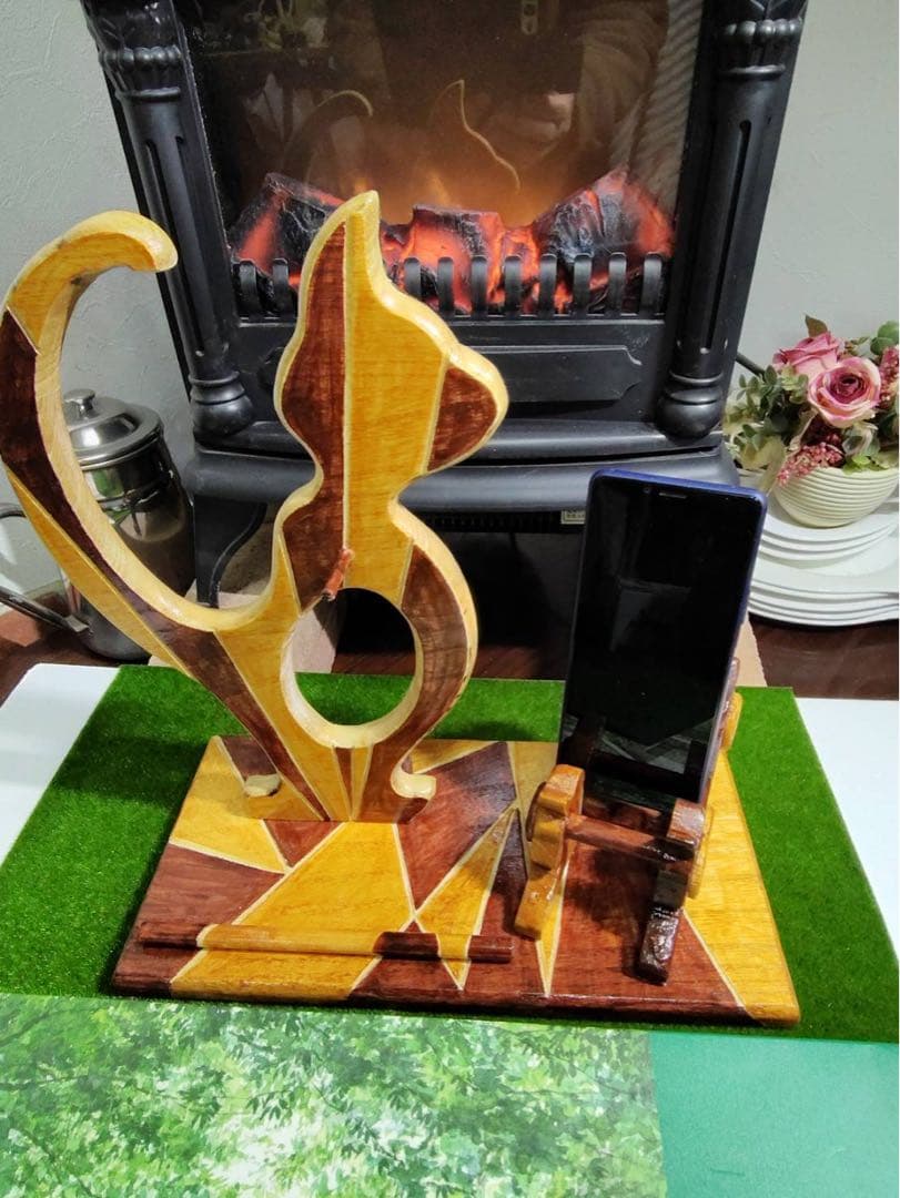 猫型木製スマートフォンスタンド