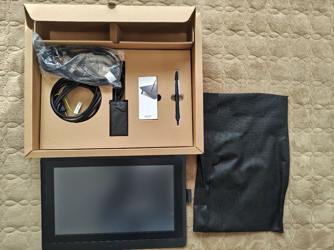 Wacom Cintiq 16 液晶ペンタブレット本体＋替え芯
