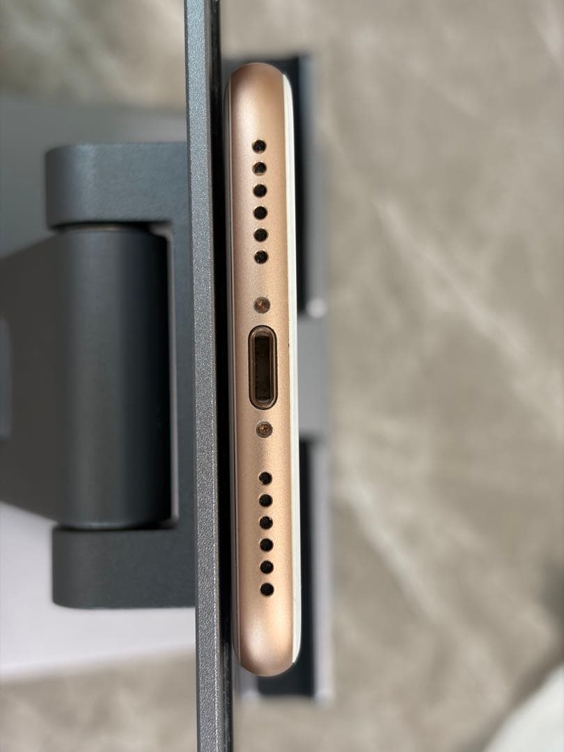 Apple iPhone 8 ゴールド 本体 SIMフリー 64GB