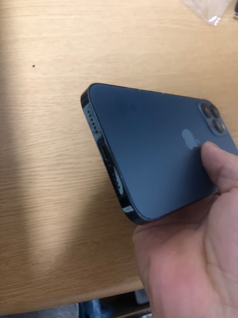 IPhone 12 promax ごみ