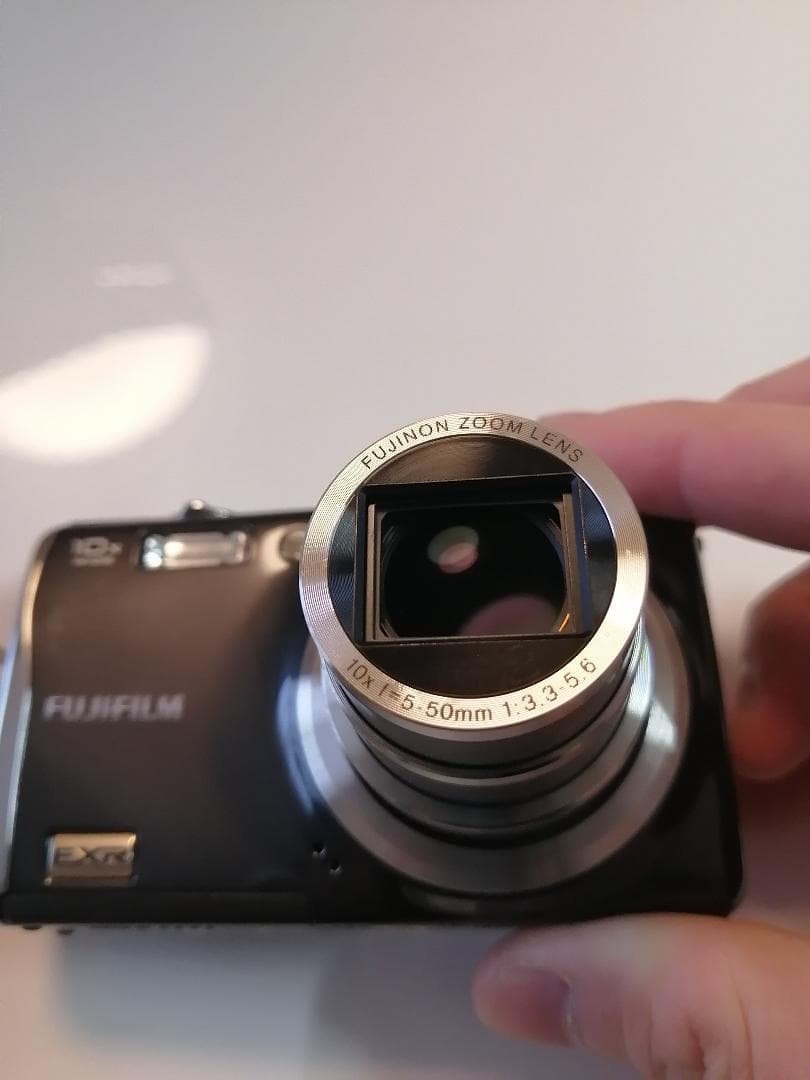 【美品】富士フィルム FINEPIX F70 EXR ガンメタル デジカメ