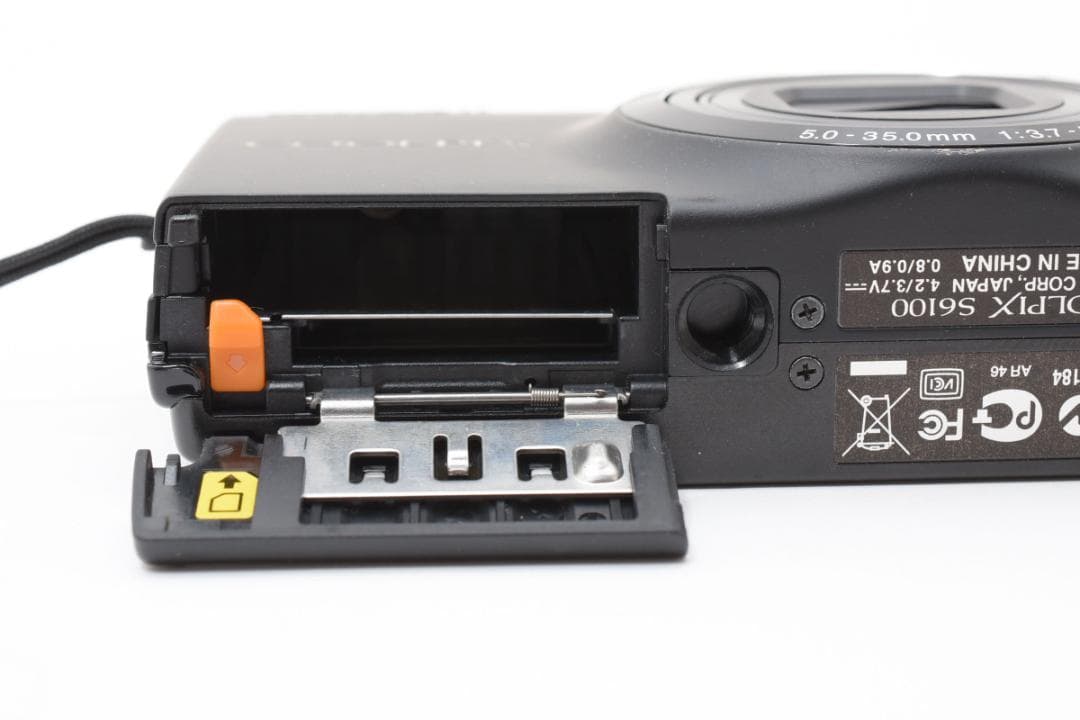 美品　NIKON COOLPIX S6100 コンパクトデジタル M551