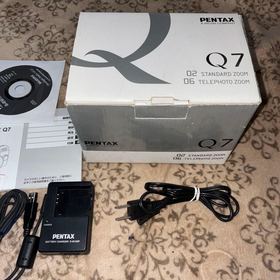 Pentax Q7 デジタルカメラ 2本　レンズ付き