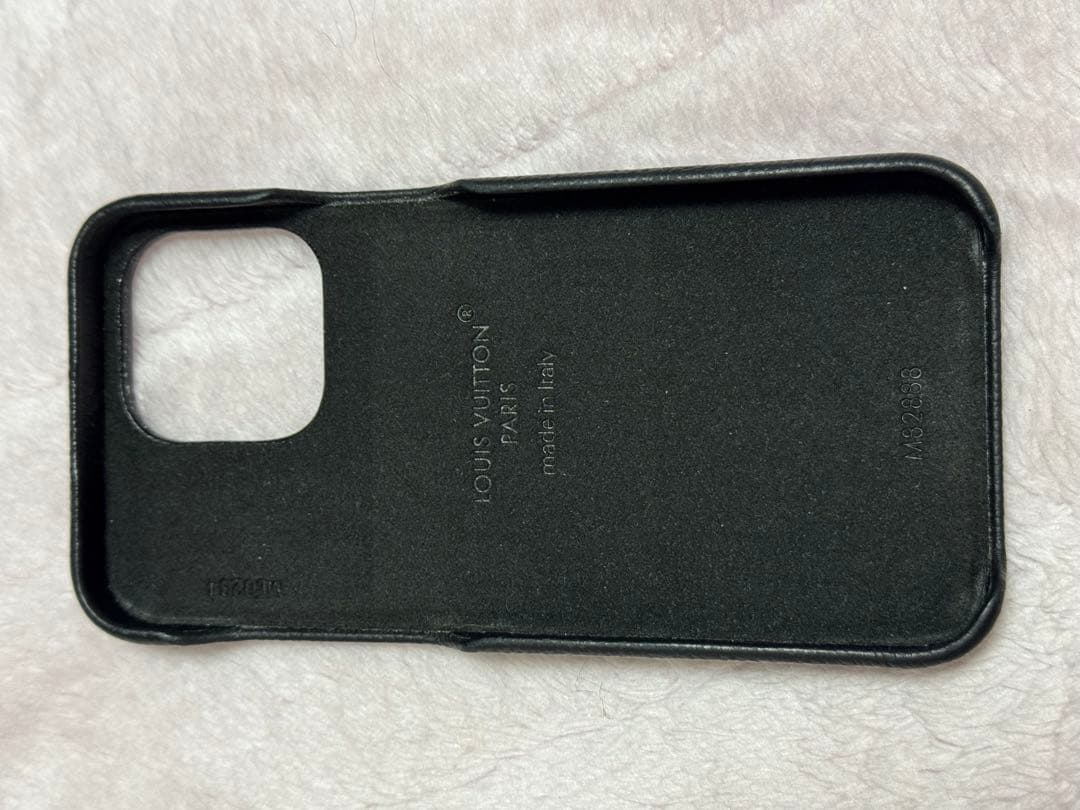 LOUIS VUITTON iPhone 15 Pro Max バンパー