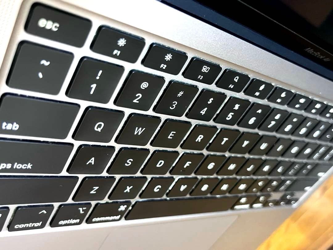 MacBook Air M1 512GB メモリ8GB USキー 動作良好