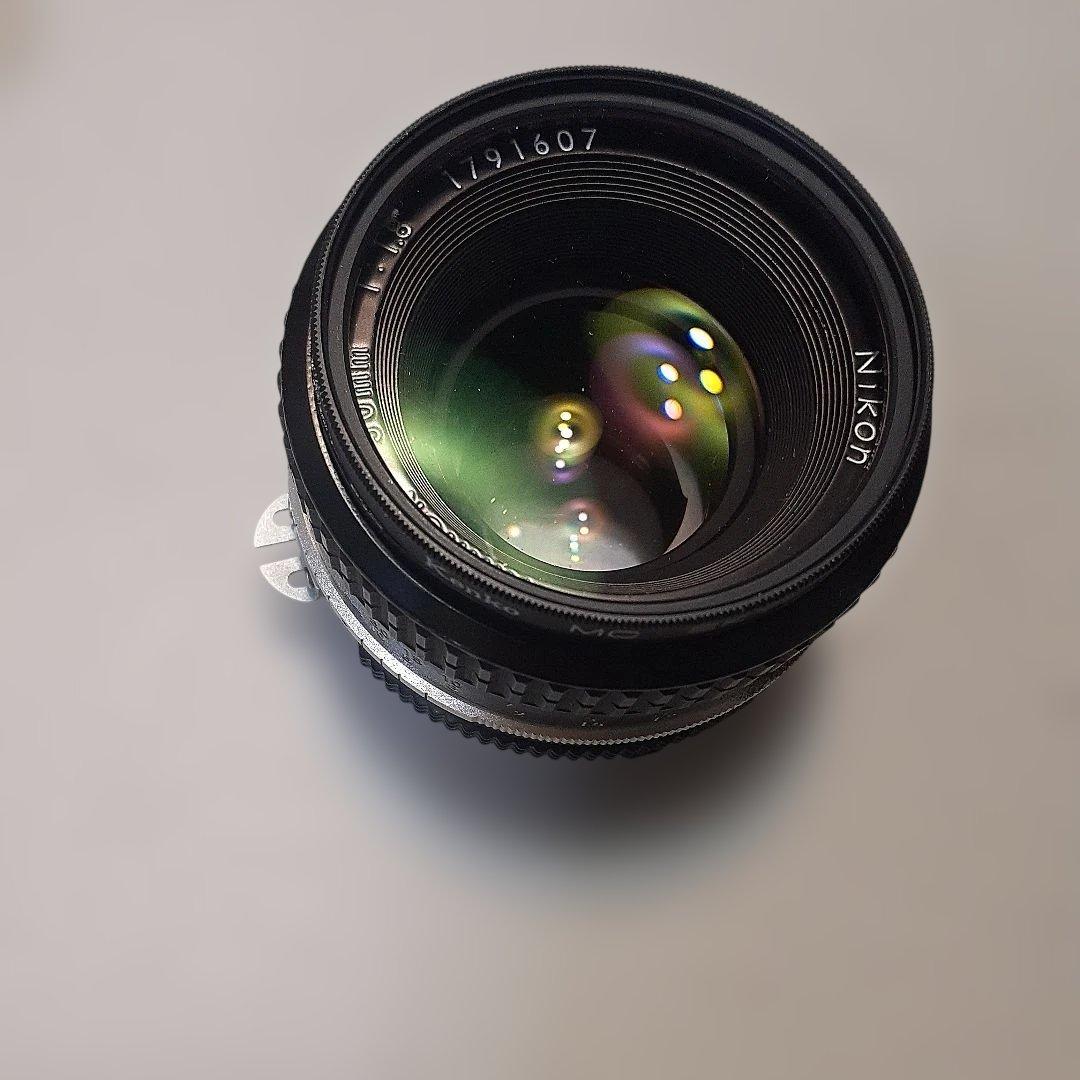 Nikon FE 一眼レフカメラ Nikkor 50mmレンズ付き