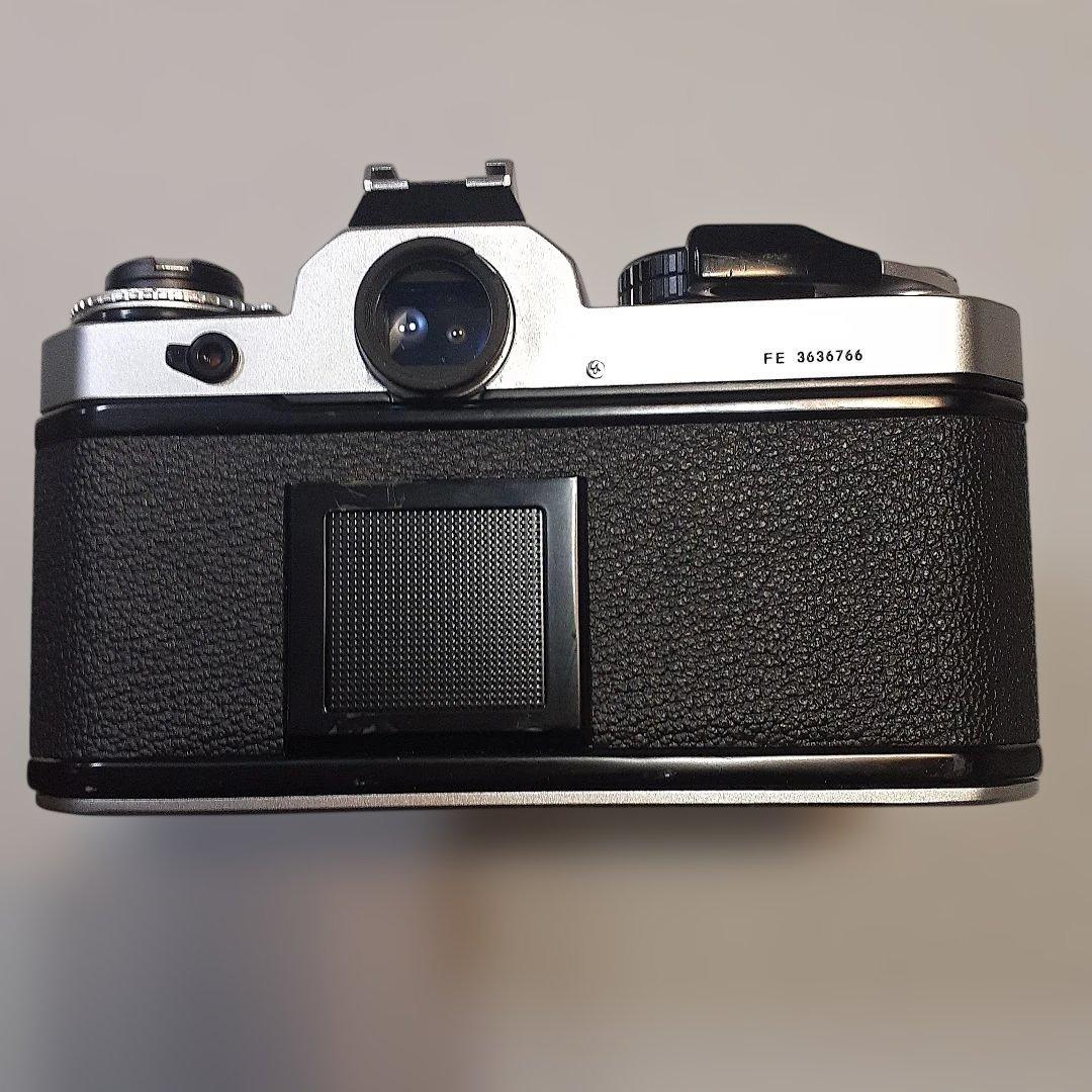 Nikon FE 一眼レフカメラ Nikkor 50mmレンズ付き