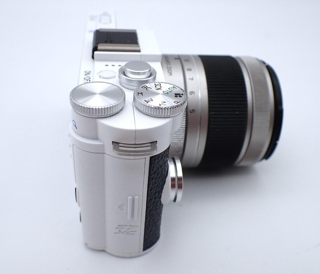限定色PENTAX Q-s1＋02レンズ+バッテリー＋充電器　美品!!
