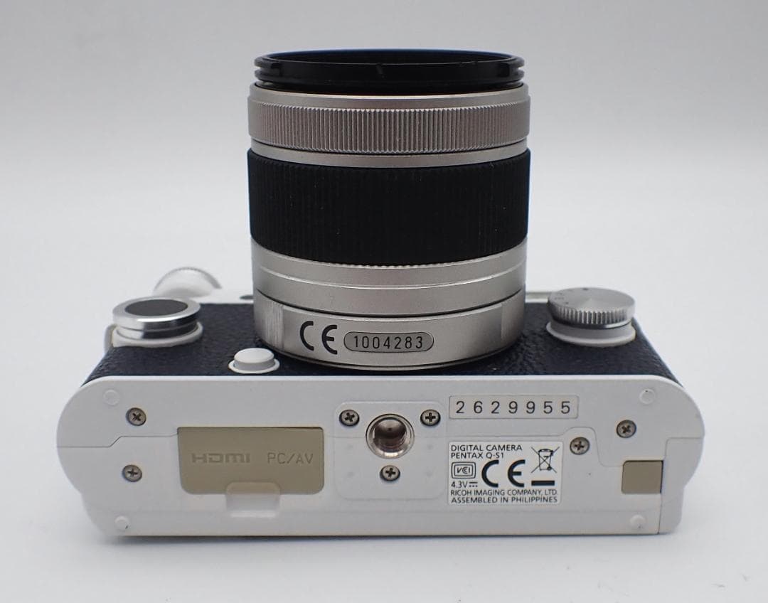 限定色PENTAX Q-s1＋02レンズ+バッテリー＋充電器　美品!!