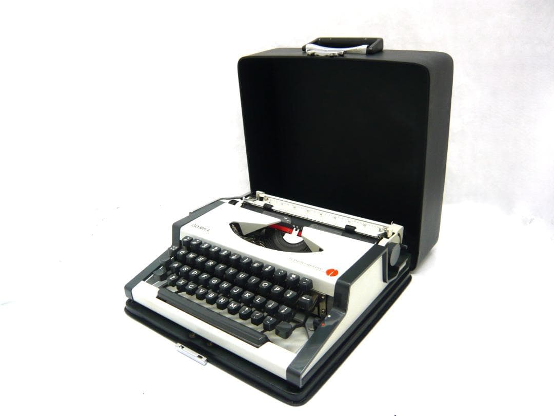 OLYMPIA　Trabeller de Luxe　　英文タイプライター