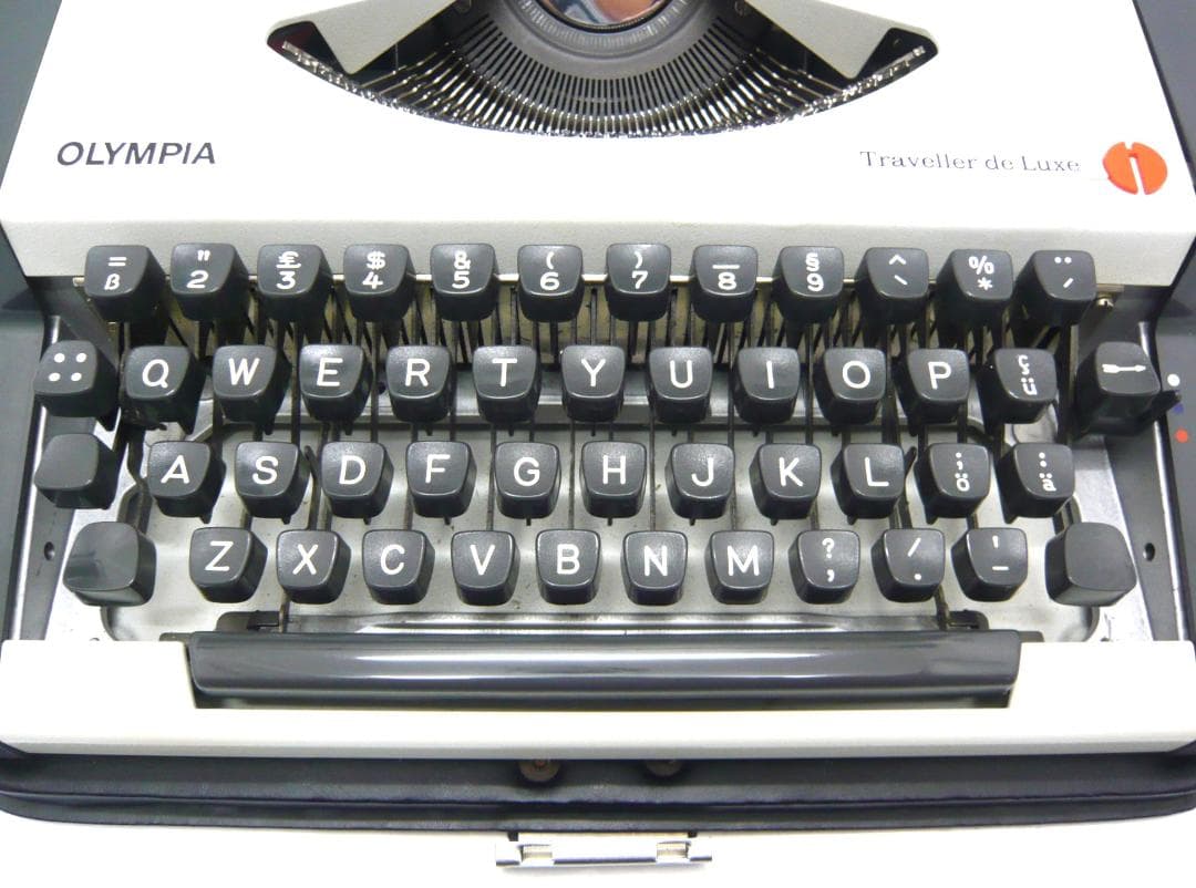 OLYMPIA　Trabeller de Luxe　　英文タイプライター