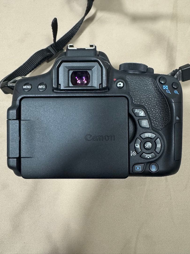 Canon kiss X8i レンズキット　美品