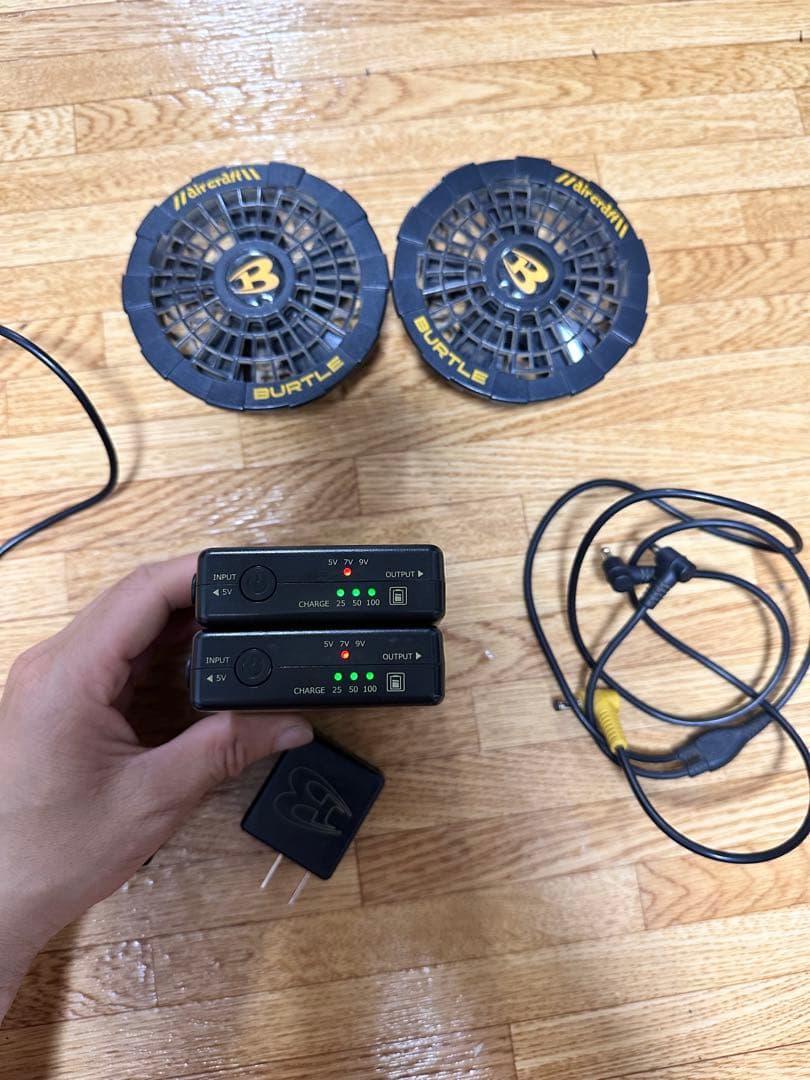 バートル空調服用バッテリー　9V 2個 とフィセート