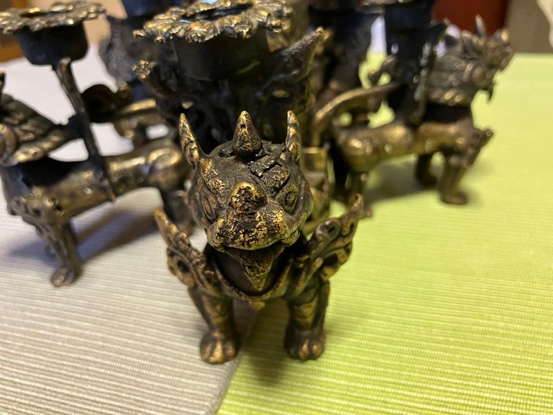 獅子金属製燭台