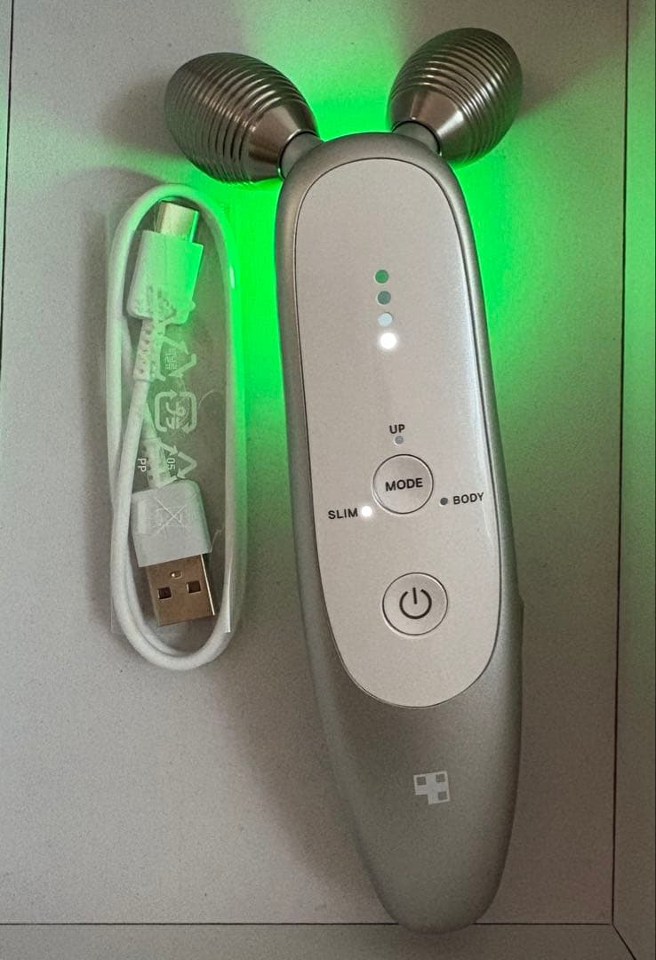 AGE-R DERMA EMS SHOT 美顔器 メディキューブ