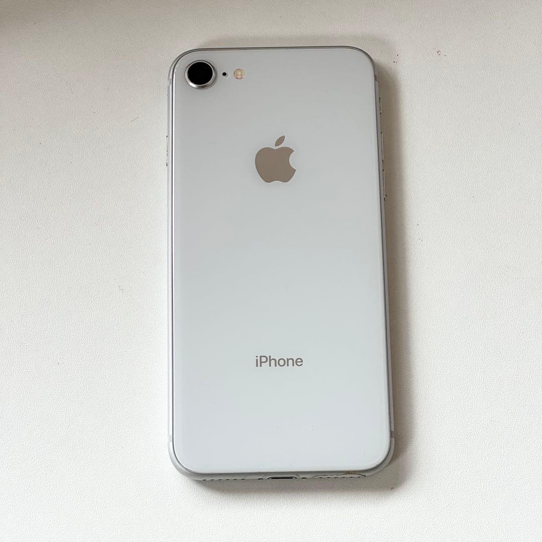 Apple iPhone 8 Plus シルバー 本体