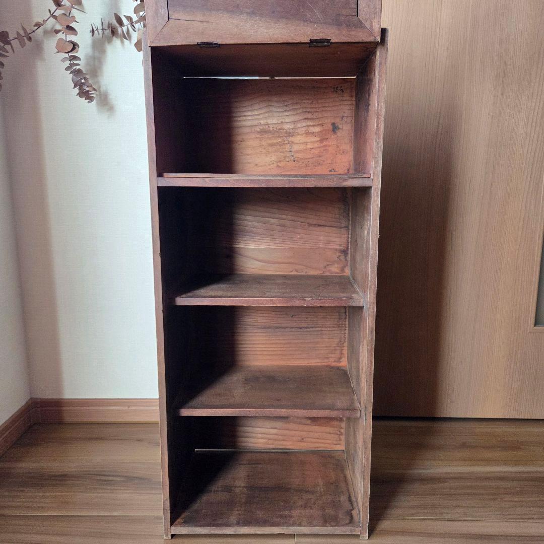 パタパタ収納棚　木製の収納棚　木製の棚　ガラスつまみ　シャビー　古家具