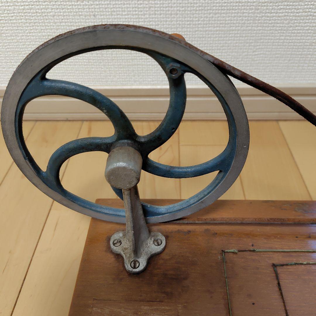 謎の金属製の昭和レトロな品物④