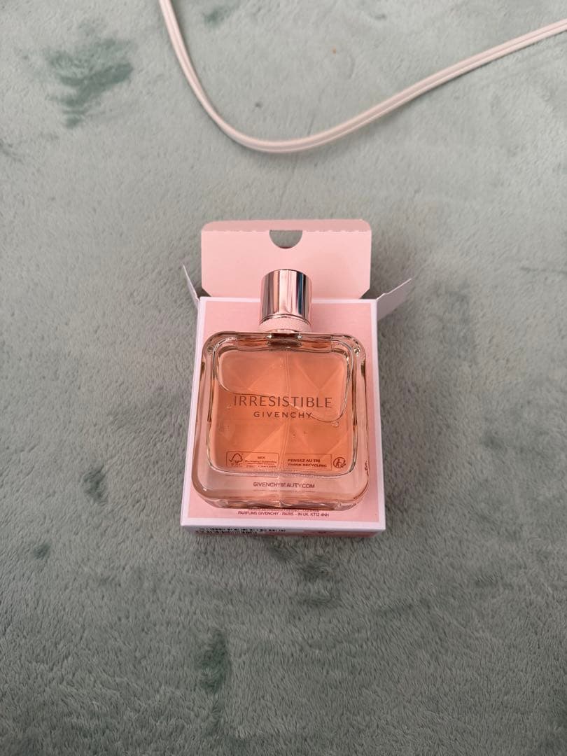 香水(女性用) IRRESISTIBLE GIVENCHY Eau de Parfum 50ML