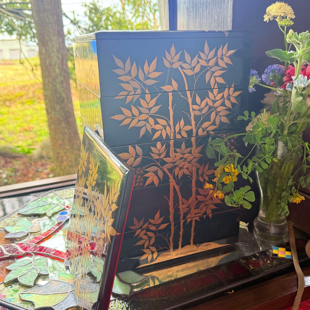 お引越し特価‼️JAPAN天然木本漆蒔絵「南天づくし」五段重二枚蓋　欅塗木箱入り