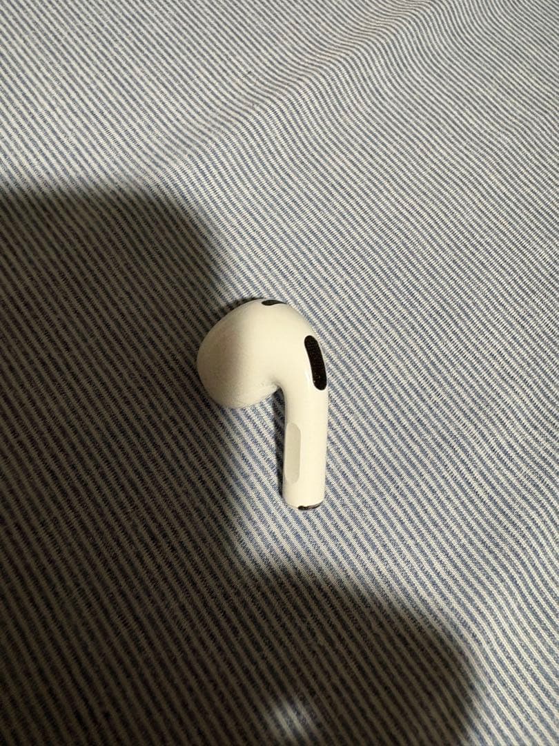 AirPods本体 充電ケース付き 第三世代
