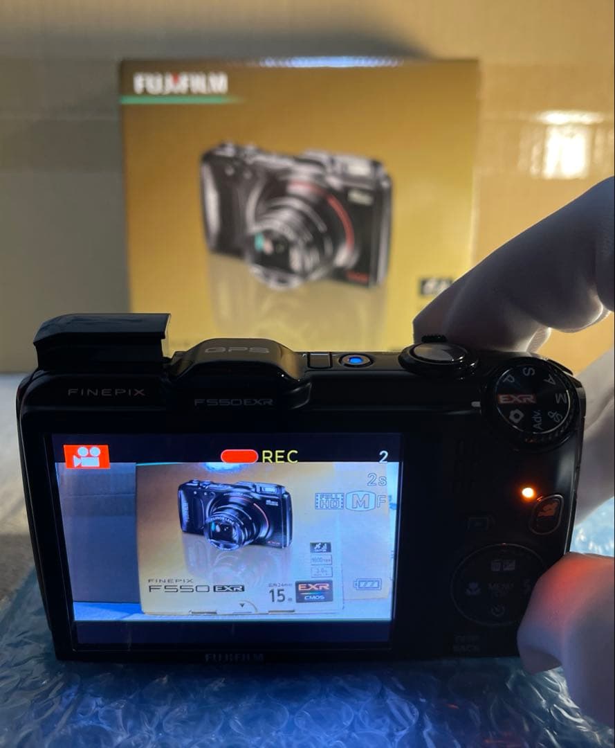 FUJIFILM FINEPIX F550EXR 美品