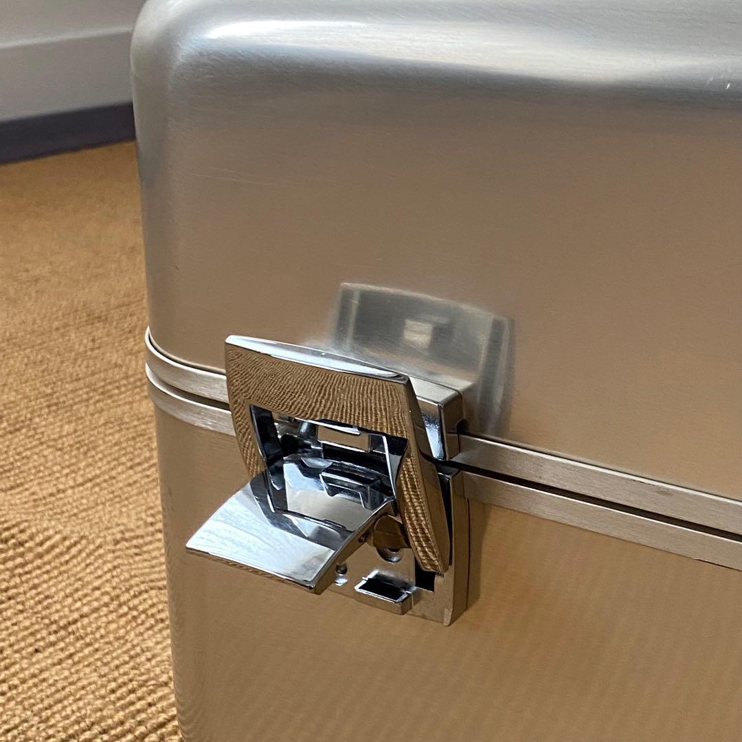 旅行かばん・小分けバッグ ZERO HALLIBURTON / Carry-On Travel Case