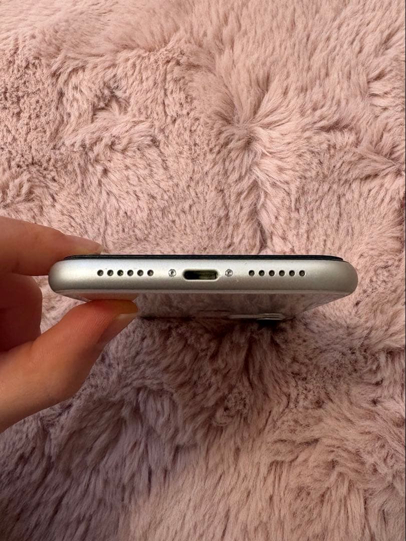 iPhone11 128GB ホワイト SIMフリー バッテリー71% 箱付き