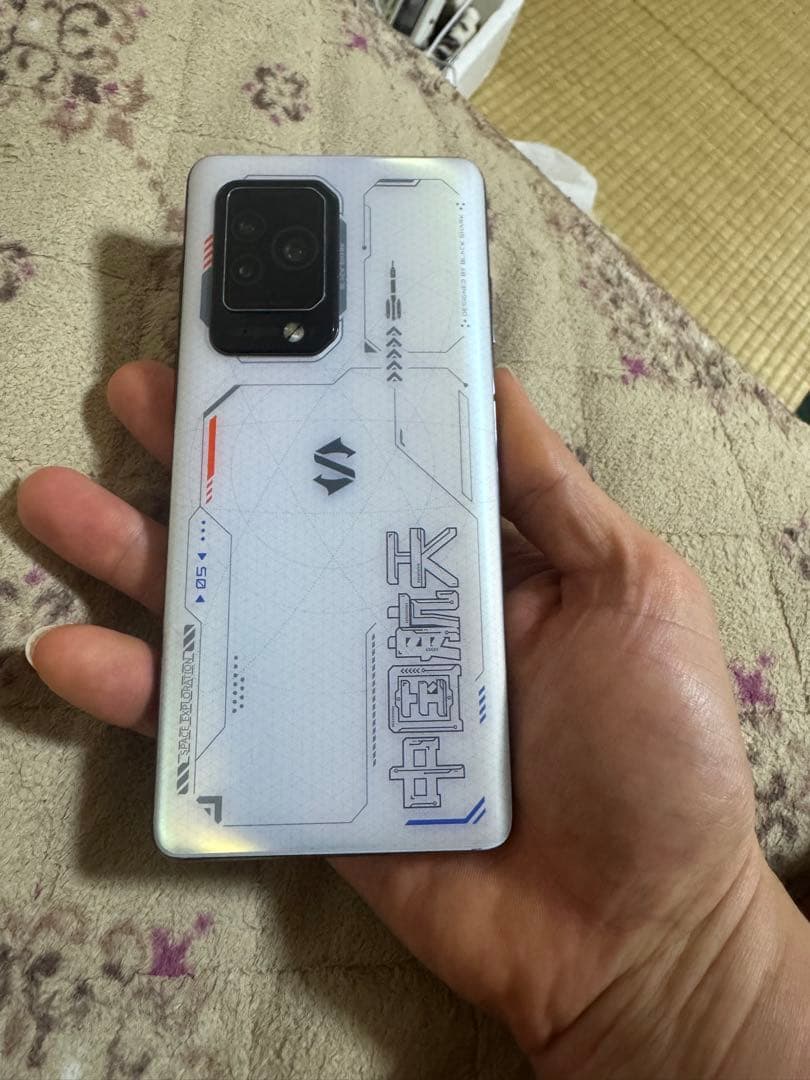 Black Shark 5 Pro 256GB ホワイト/シルバー