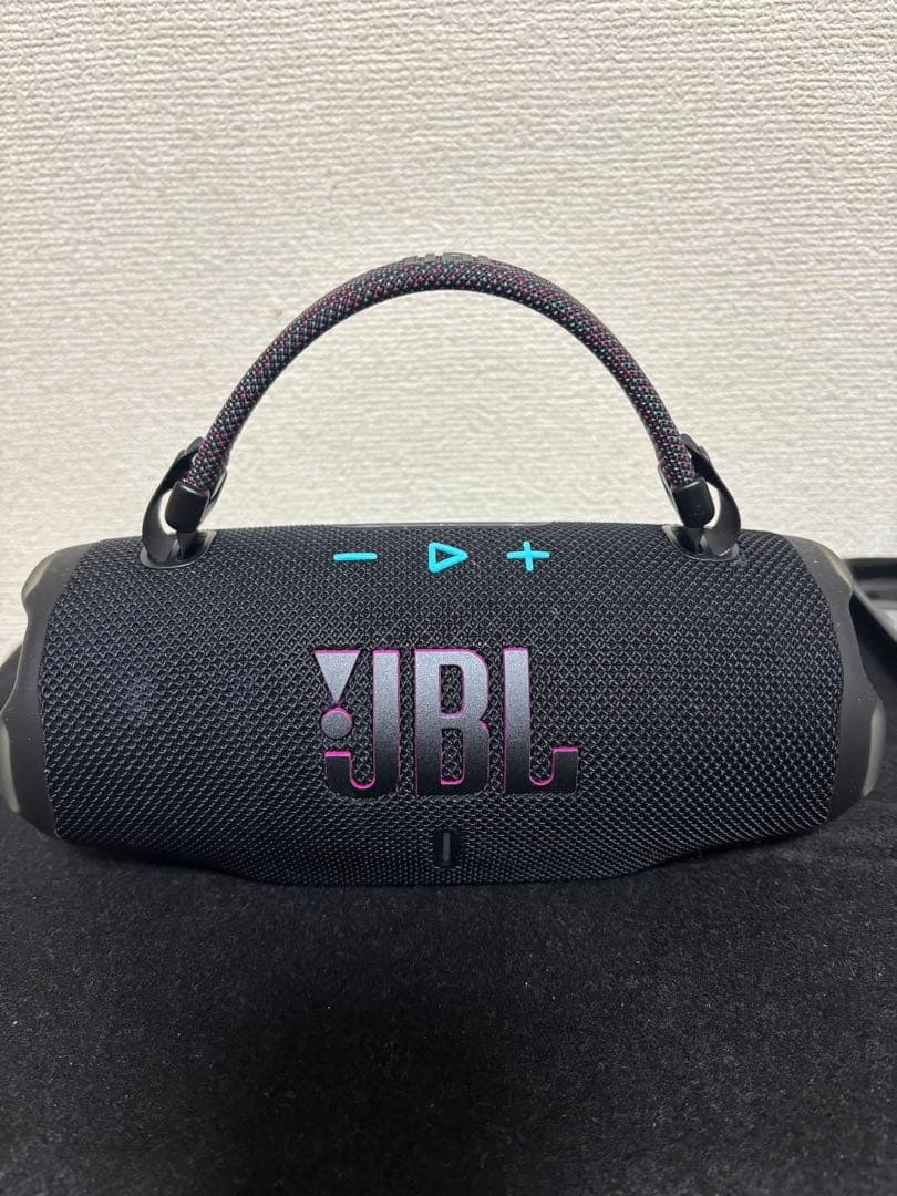 JBL CHARGE 6（ファンキーブラック）