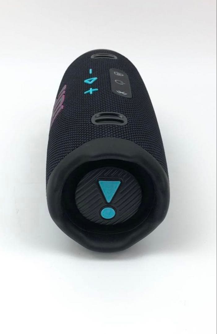 JBL CHARGE 6（ファンキーブラック）