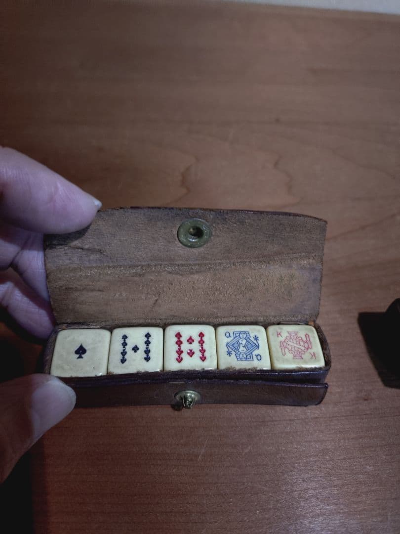 1930年頃 フランス製 ポーカーダイス5個入りと予備3個入り