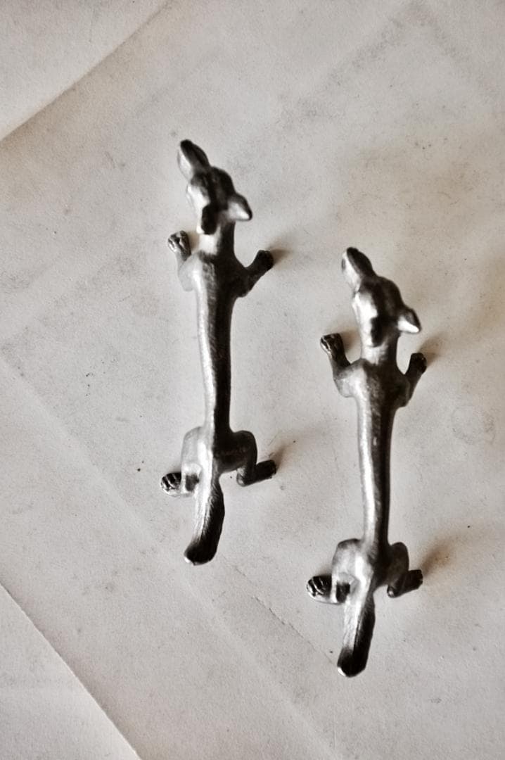 sold フランス 誰かを探すオオカミさんとカトラリーレスト