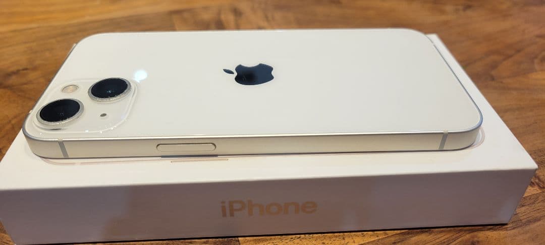 Apple iPhone 13 128GB ホワイト 本体 充電ケーブル付き