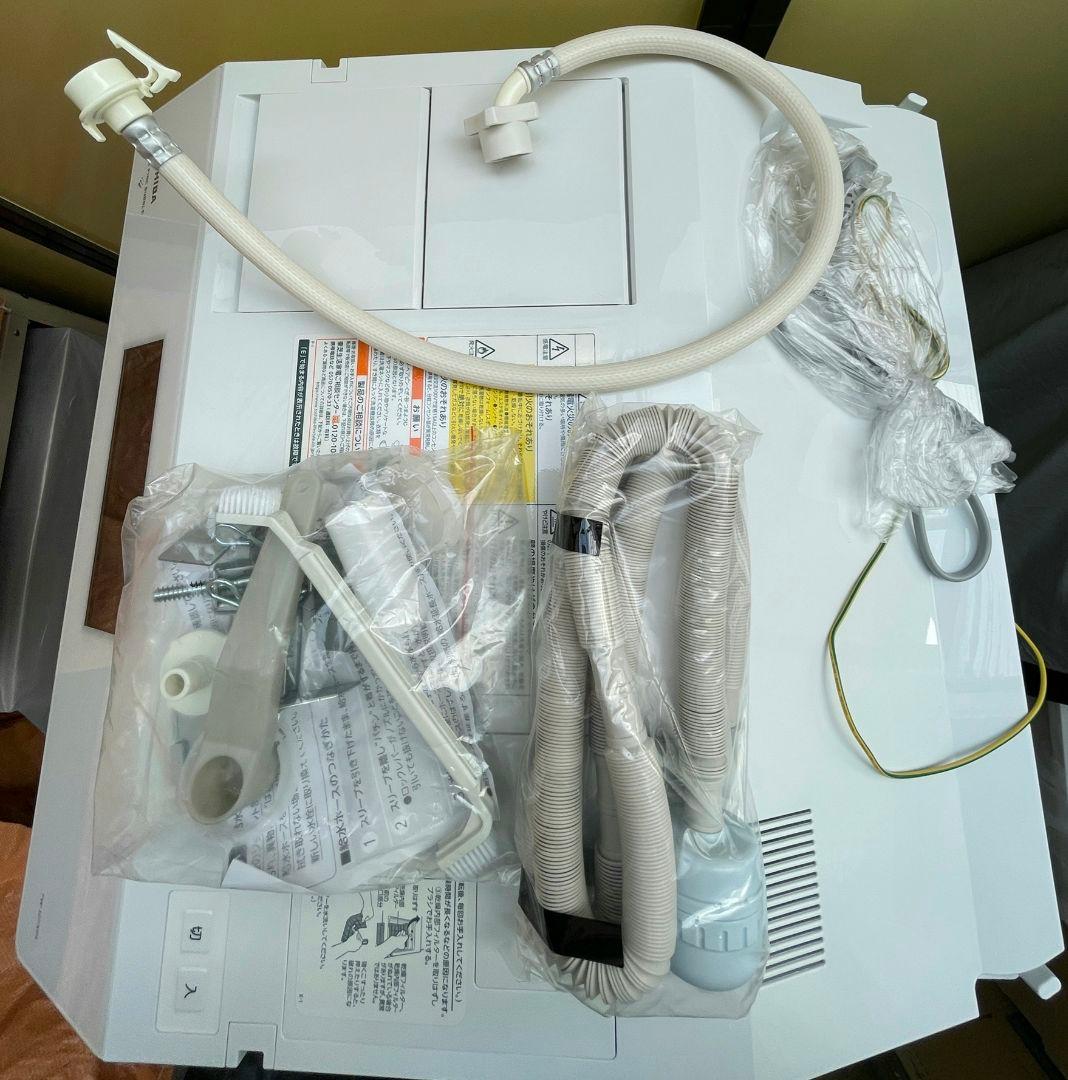 未使用に近い　東芝　NEW　ZABOON　TW-127XP1R-W