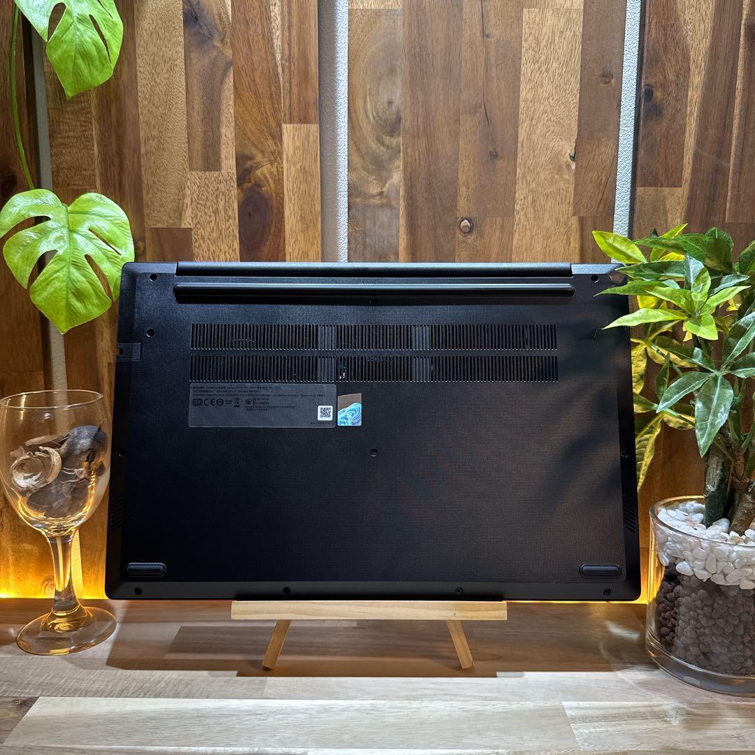 準美品 2023年発売‼️Lenovo V15☘メモリ16GB☘ノートパソコン