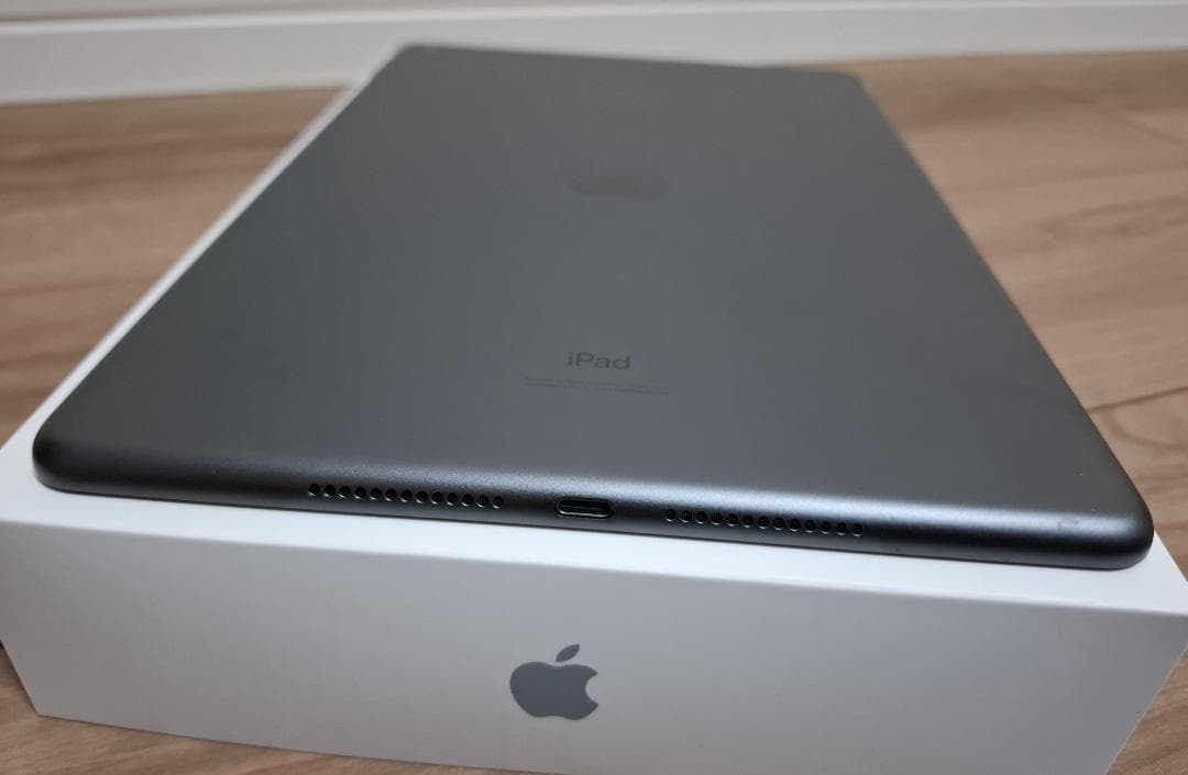 Apple iPad グレー第7世代 128GB FW772J/A