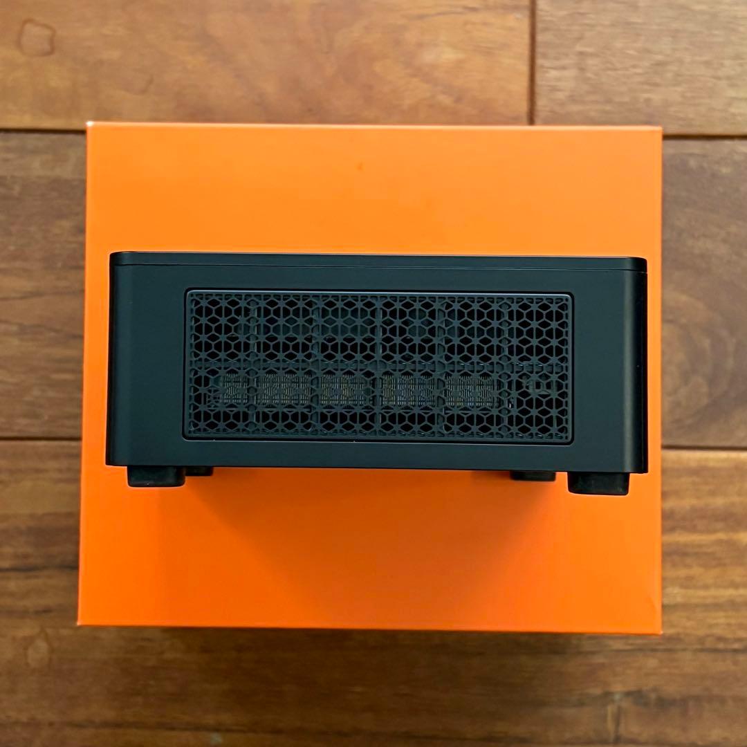 MINISFORUM UM760 Slim 32GB（メモリー増設済み）