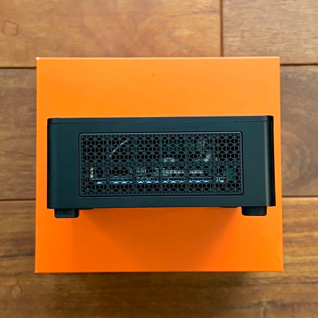 MINISFORUM UM760 Slim 32GB（メモリー増設済み）