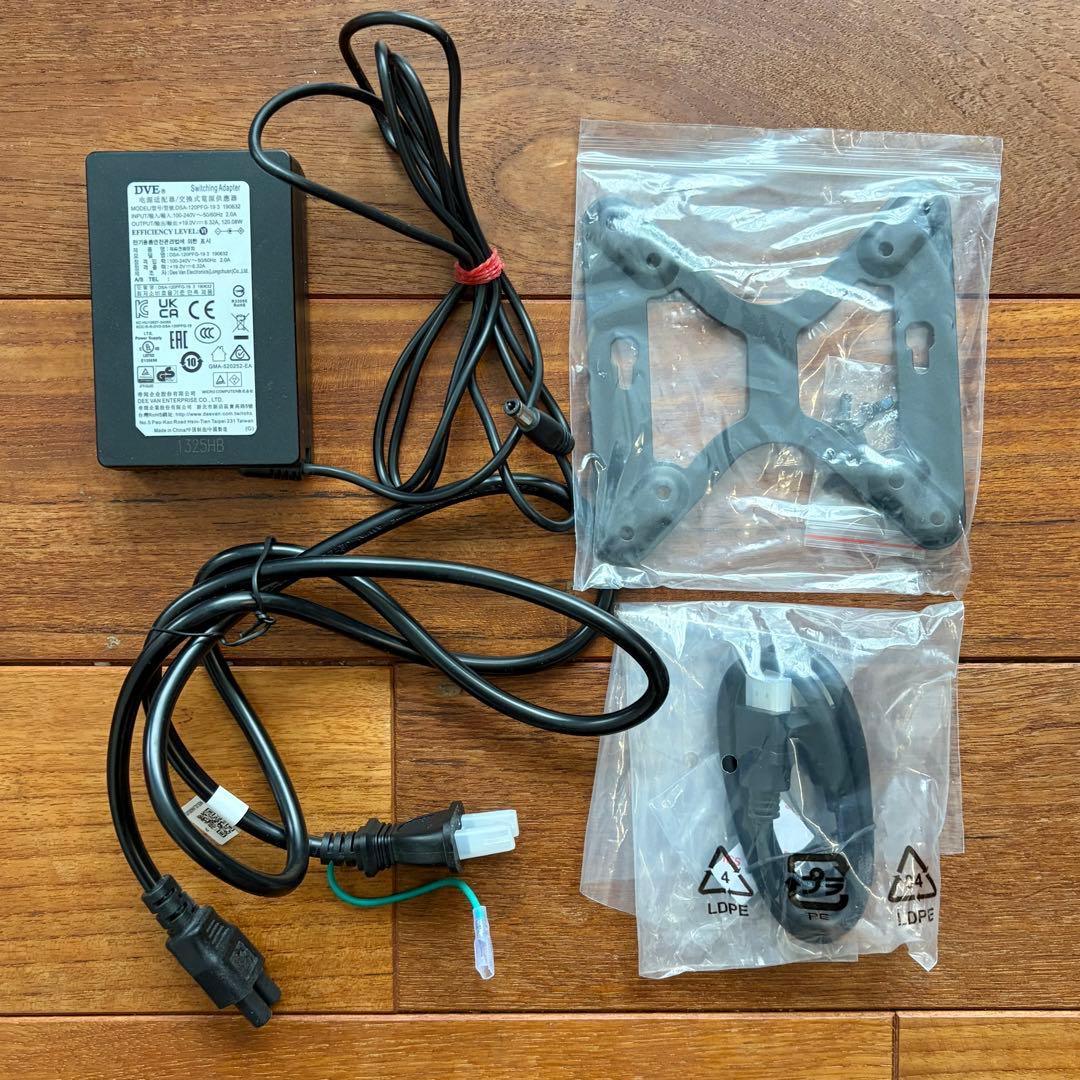 MINISFORUM UM760 Slim 32GB（メモリー増設済み）