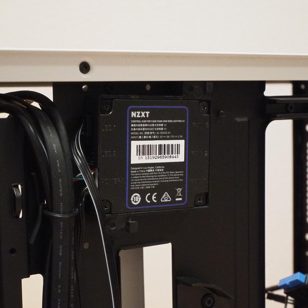 NZXT H510 Flow ホワイト 純正スモークガラス換装 Hueコン付
