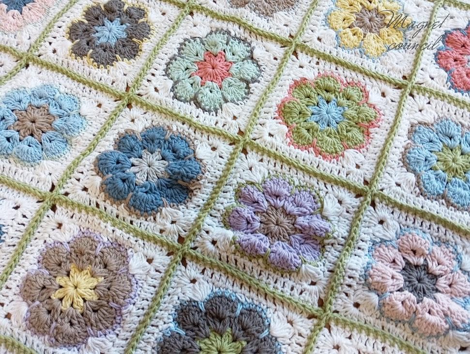 ハンドメイド　アフリカンフラワーのコットンブランケット