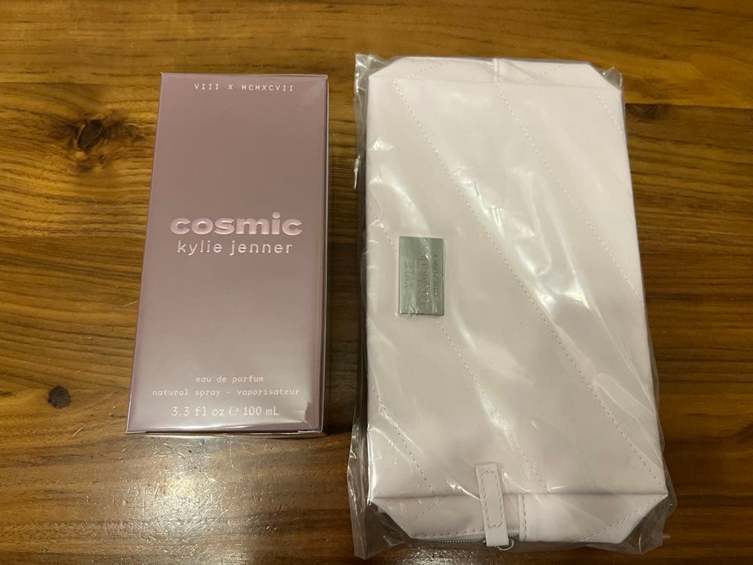 新品未使用✨100ml Kylie cosmeticsフレグランス&コスメポーチ