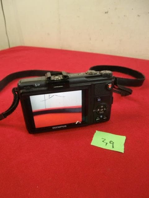 39：Olympus XZ-1 オリンパス　デジカメ　＊ダメージ有　ジャンク